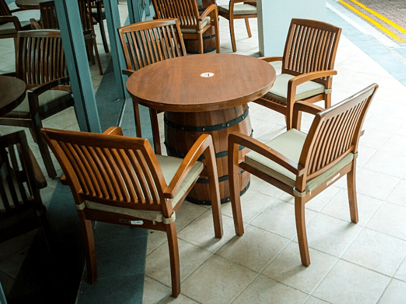 barrel-dining-table